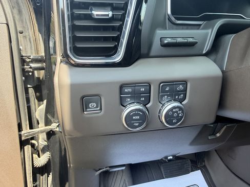 Used 2025 GMC Sierra 2500 Denali w/ Denali Reserve Package AWD/4WD image 14