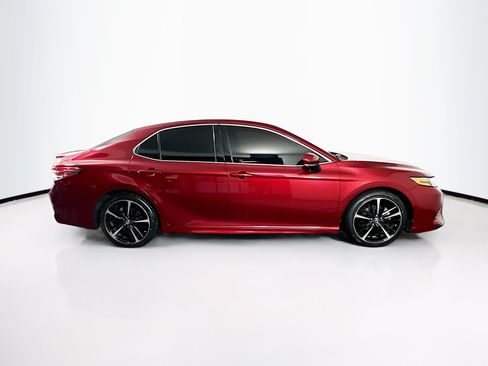 Used 2018 Toyota Camry XSE FWD image 10