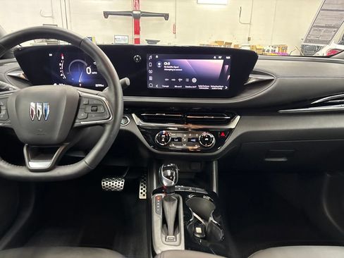 Used 2024 Buick Envista Sport Touring w/ Convenience I Package FWD image 19