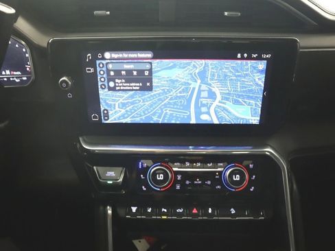 Used 2025 GMC Sierra 3500 Denali image 12