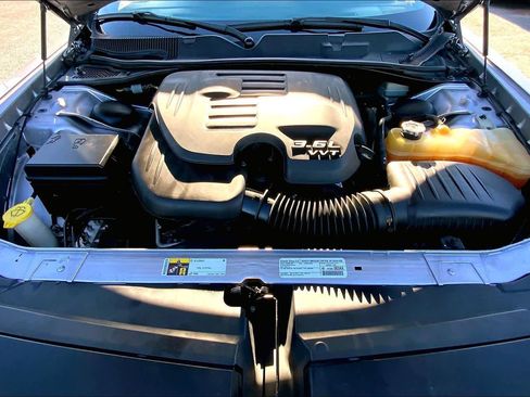 Used 2014 Dodge Challenger SXT image 24