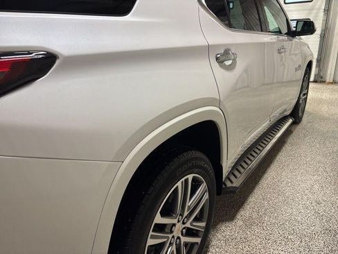 Used 2023 Chevrolet Traverse High Country AWD/4WD image 10