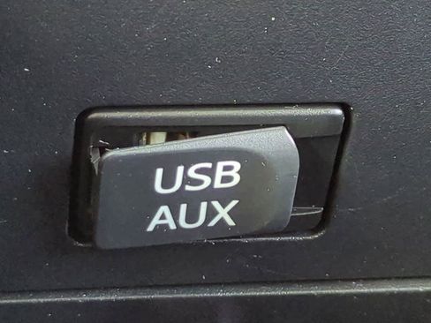 Used 2010 Toyota Venza FWD image 21