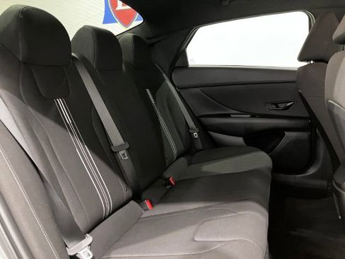 Used 2025 Hyundai Elantra Sport image 26