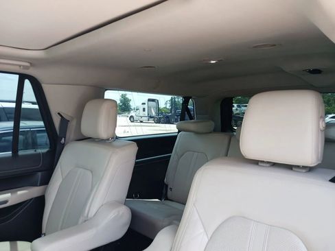 Used 2019 Ford Expedition Max Platinum RWD image 5