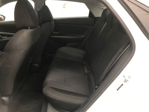 Used 2023 Hyundai Elantra SE image 28