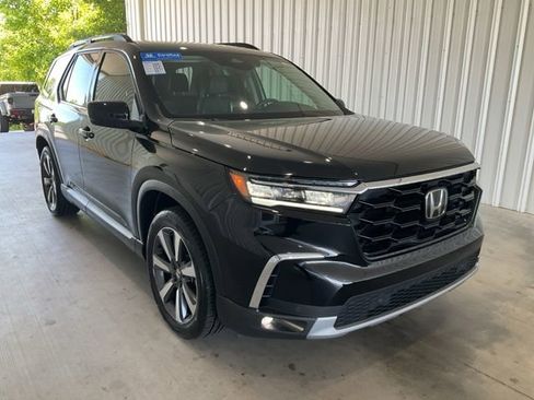 Used 2025 Honda Pilot Touring image 29