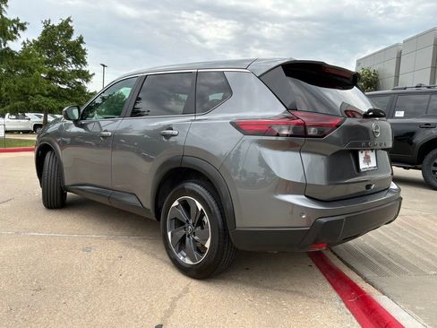 Used 2025 Nissan Rogue SV FWD image 8