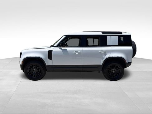 Used 2025 Land Rover Defender 110 S AWD/4WD image 4