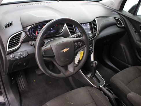 Used 2020 Chevrolet Trax LS FWD image 13