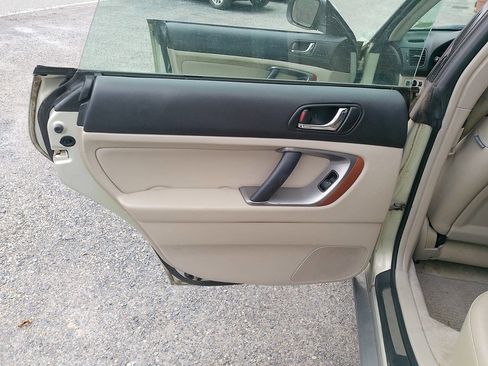 Used 2005 Subaru Outback 3.0R L.L. Bean image 32