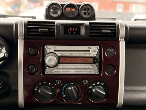 Used 2007 Toyota FJ Cruiser 4WD image 15