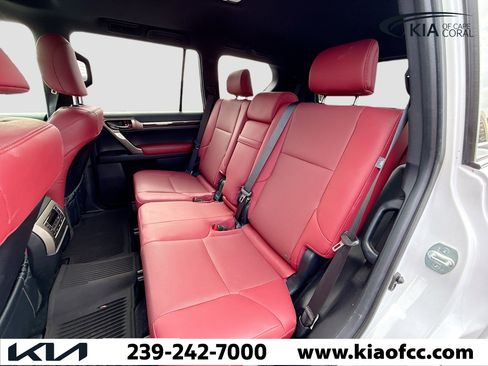 Used 2020 Lexus GX 460 Premium w/ Premium Package image 21