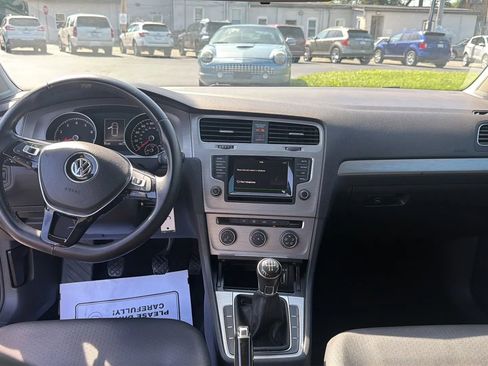 Used 2015 Volkswagen Golf S FWD image 11