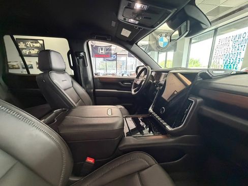 Used 2025 GMC Yukon Denali AWD/4WD image 58