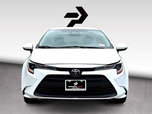 Used 2024 Toyota Corolla LE FWD image 3