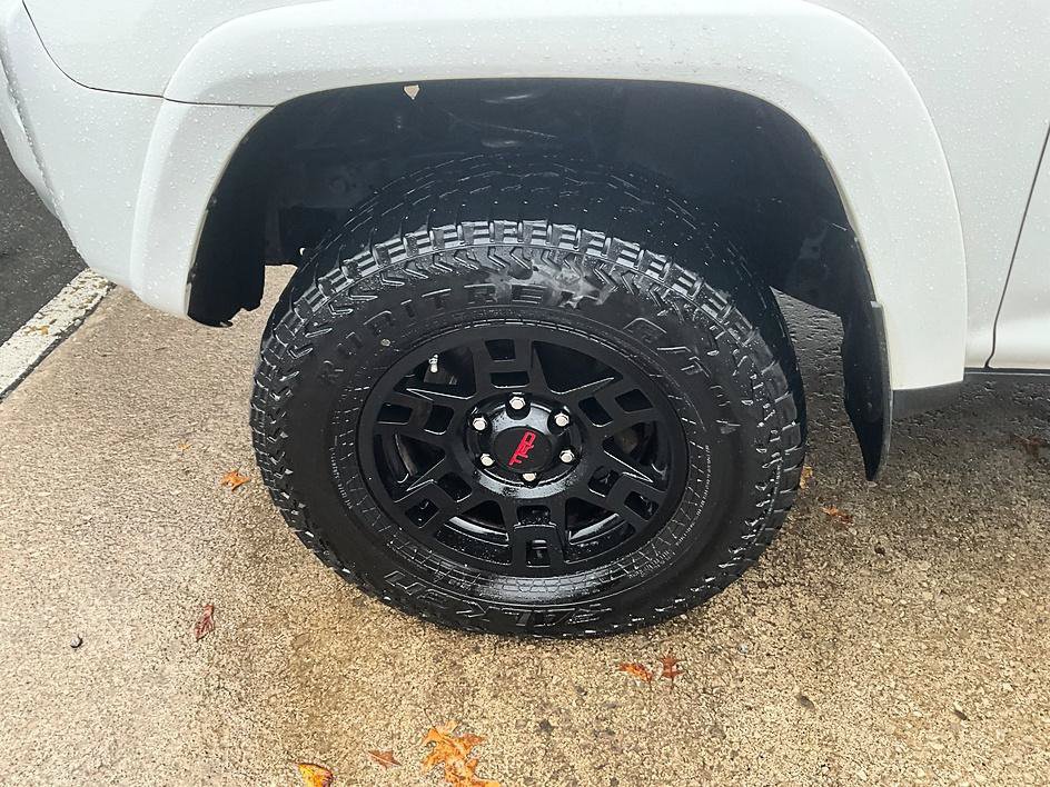 Used 2016 Toyota 4Runner Trail Premium AWD/4WD image 11