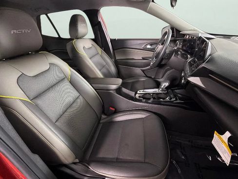 Used 2024 Chevrolet Trax ACTIV w/ Sunroof Package FWD image 33