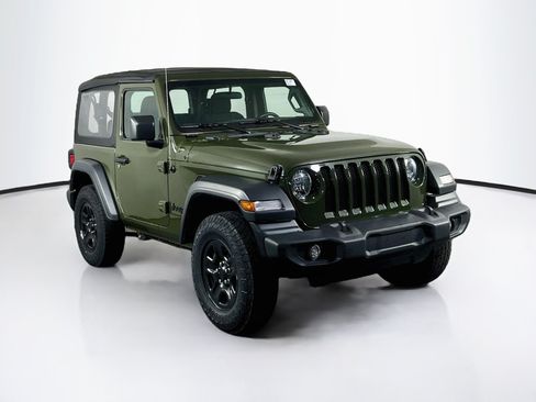 Used 2023 Jeep Wrangler Sport AWD/4WD image 3
