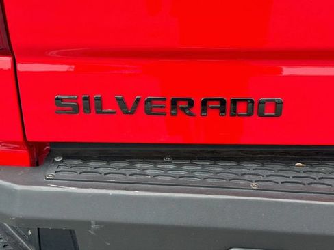 Used 2021 Chevrolet Silverado 1500 LT AWD/4WD image 11