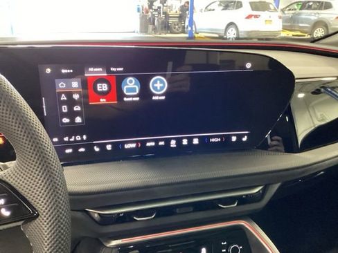 Used 2025 Audi SQ5 Premium Plus image 9