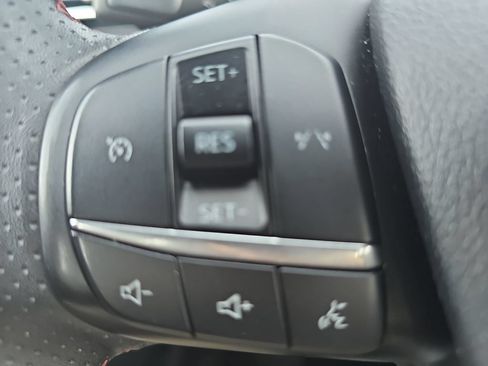 Used 2025 Ford Escape ST-Line Select AWD/4WD image 17