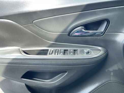 Certified 2018 Buick Encore Essence FWD image 24