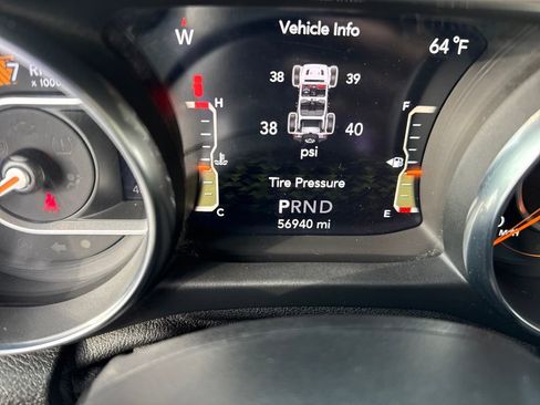 Used 2018 Jeep Wrangler Unlimited Sahara image 16