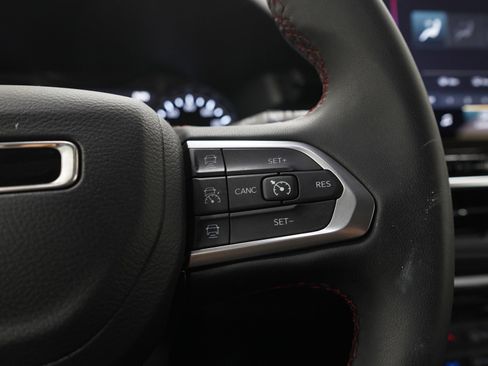 Used 2025 Jeep Compass Trailhawk AWD/4WD image 26