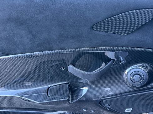 Used 2020 Ferrari 488 Pista Coupe RWD image 12