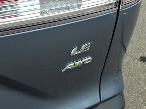 Used 2023 Toyota Corolla Cross LE image 10