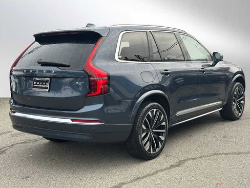 Certified 2025 Volvo XC90 B6 Plus image 3