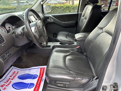 Used 2014 Nissan Frontier PRO-4X w/ Pro-4x Luxury Package image 18