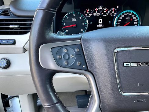Used 2018 GMC Yukon Denali RWD image 24