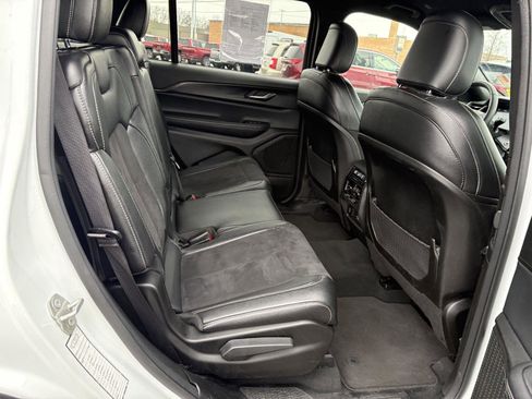 Used 2024 Jeep Grand Cherokee L Laredo image 17