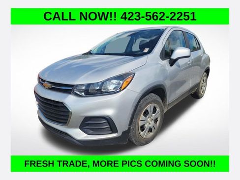 Used 2019 Chevrolet Trax LS FWD image 1
