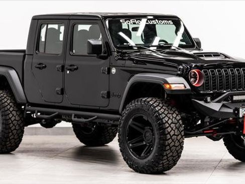 Used 2026 Jeep Gladiator Sport image 6