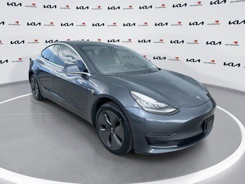Used 2019 Tesla Model 3 Long Range RWD image 1
