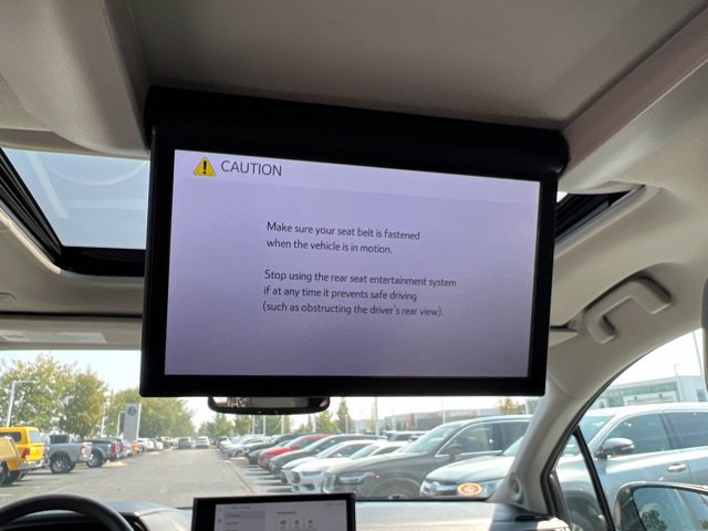 Used 2025 Toyota Sienna XLE w/ XLE Plus Package FWD image 30