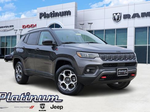 Used 2022 Jeep Compass Trailhawk w/ Trailhawk Elite Group image 1