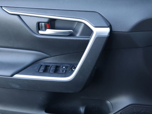 Used 2020 Toyota RAV4 XLE w/ All Weather Liner Package image 12