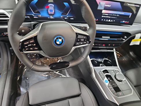 New 2026 BMW i4 xDrive40i w/ Premium Package image 17