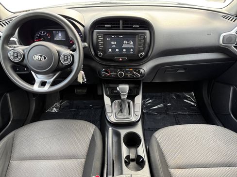 Used 2021 Kia Soul LX image 8