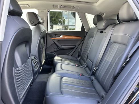 Used 2023 Audi Q5 2.0T Premium Plus w/ Premium Plus Package AWD/4WD image 4
