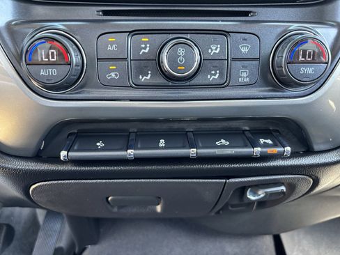Used 2018 Chevrolet Silverado 1500 LT w/ All Star Edition RWD image 26