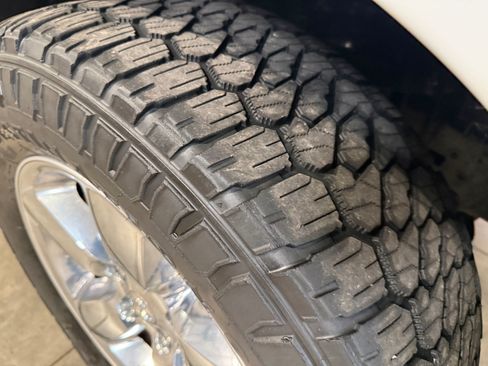 Certified 2017 RAM 1500 Big Horn AWD/4WD image 3