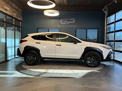 Used 2024 Subaru Crosstrek 2.0i AWD/4WD image 2