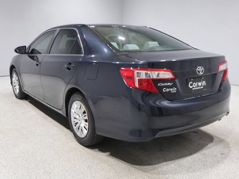 Used 2014 Toyota Camry LE FWD image 4