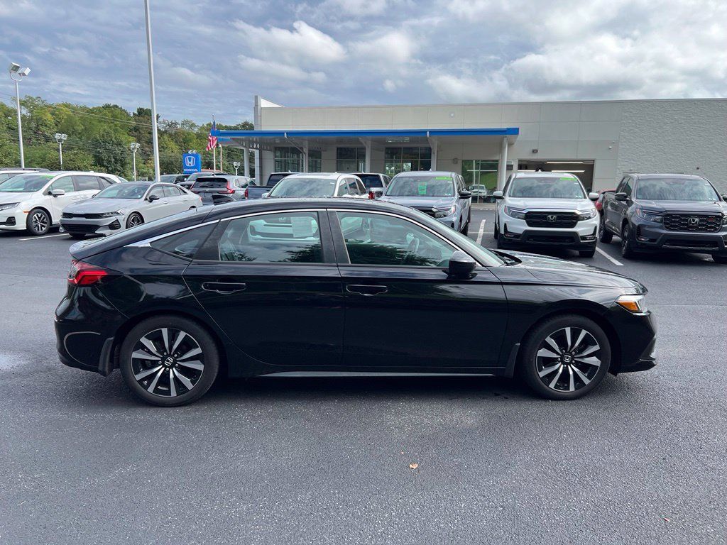 Used 2024 Honda Civic EX-L image 3