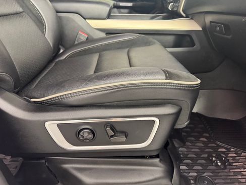 Used 2021 RAM 1500 Laramie AWD/4WD image 38